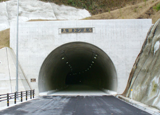 正田トンネルLEDトンネル照明