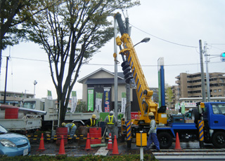 交通信号機設備工事状況①